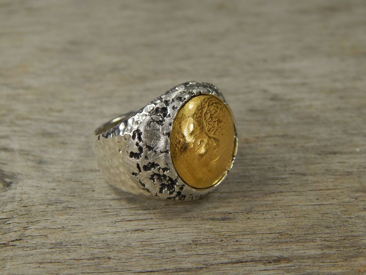 Счастливый Сон Луны