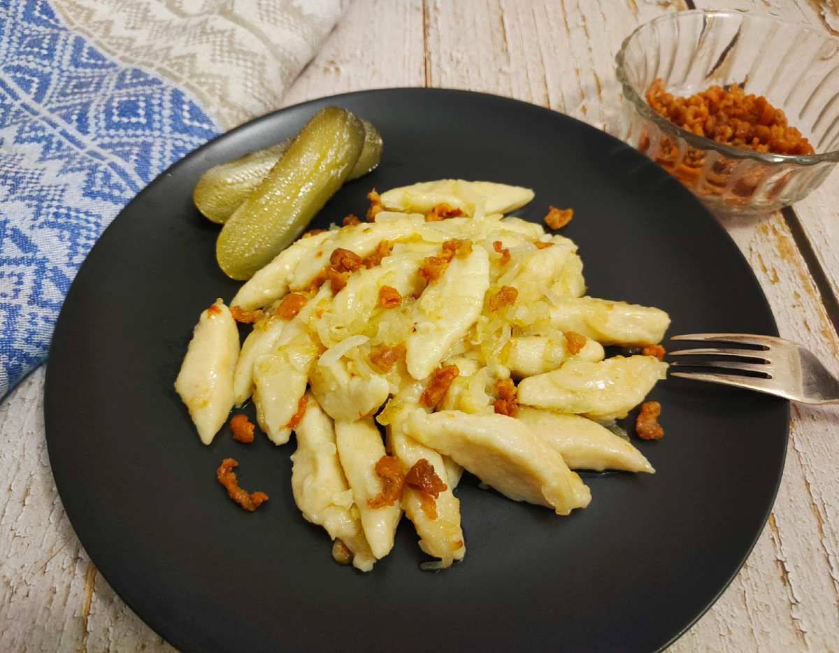 Характерная форма палюшек - вытянутые "пальчики". При варке они раздуваются, становятся пышными и мягкими. 