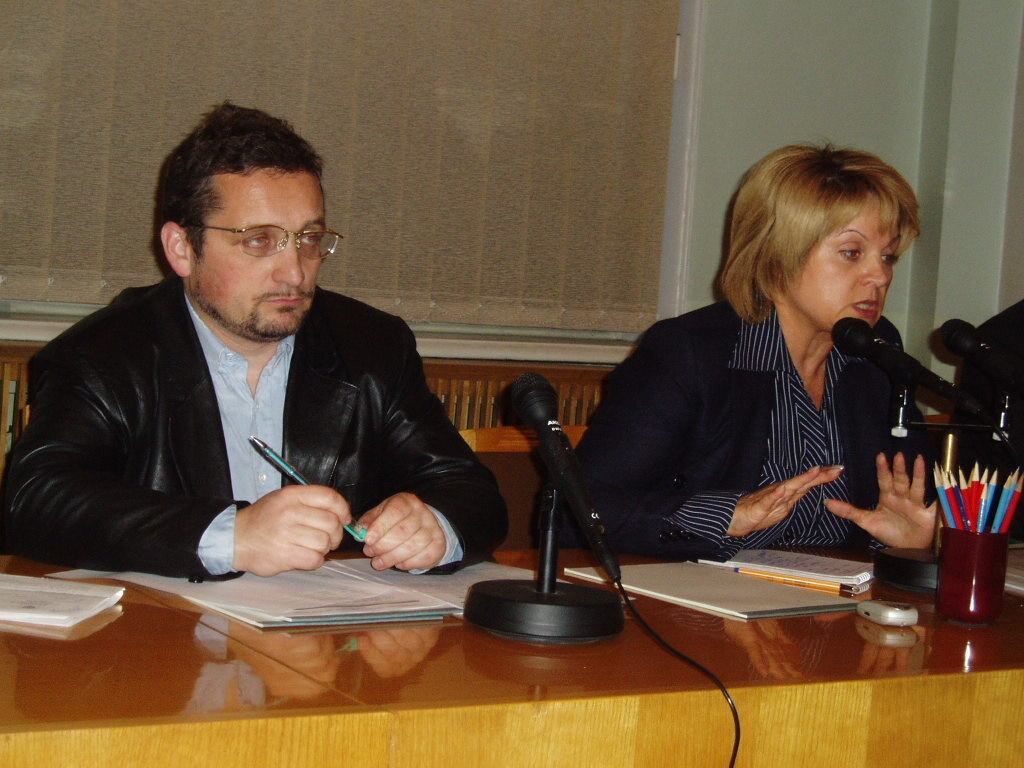 3.11.2004г вместе с Членом совета при Президенте РФ Андреем Бабушкиным согласовали в Администрации ПРезидента РФ Председателю тогда СПЧ при Президенте Э.А.Памфиловой прогшрамму эффективного диалога народа и власти "Реестр правового мониторинга"