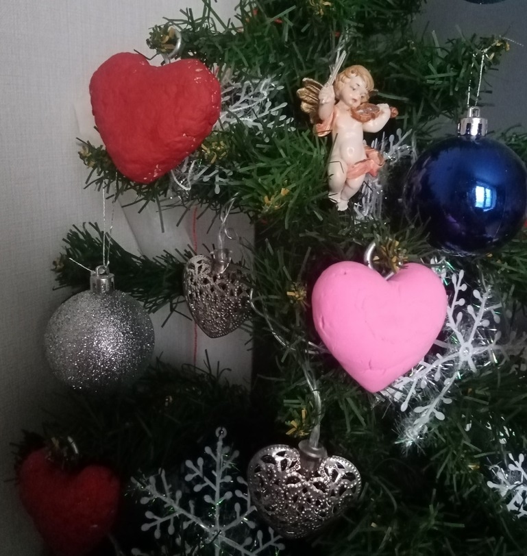 А эта ёлочка готова к 14 февраля