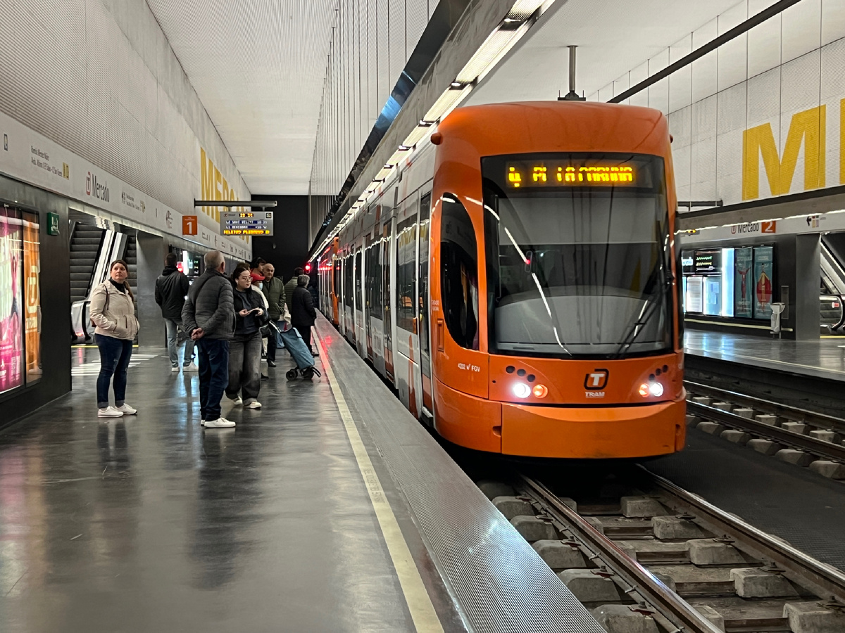 Метро-трамвай, Аликанте, Испания. Фото автора