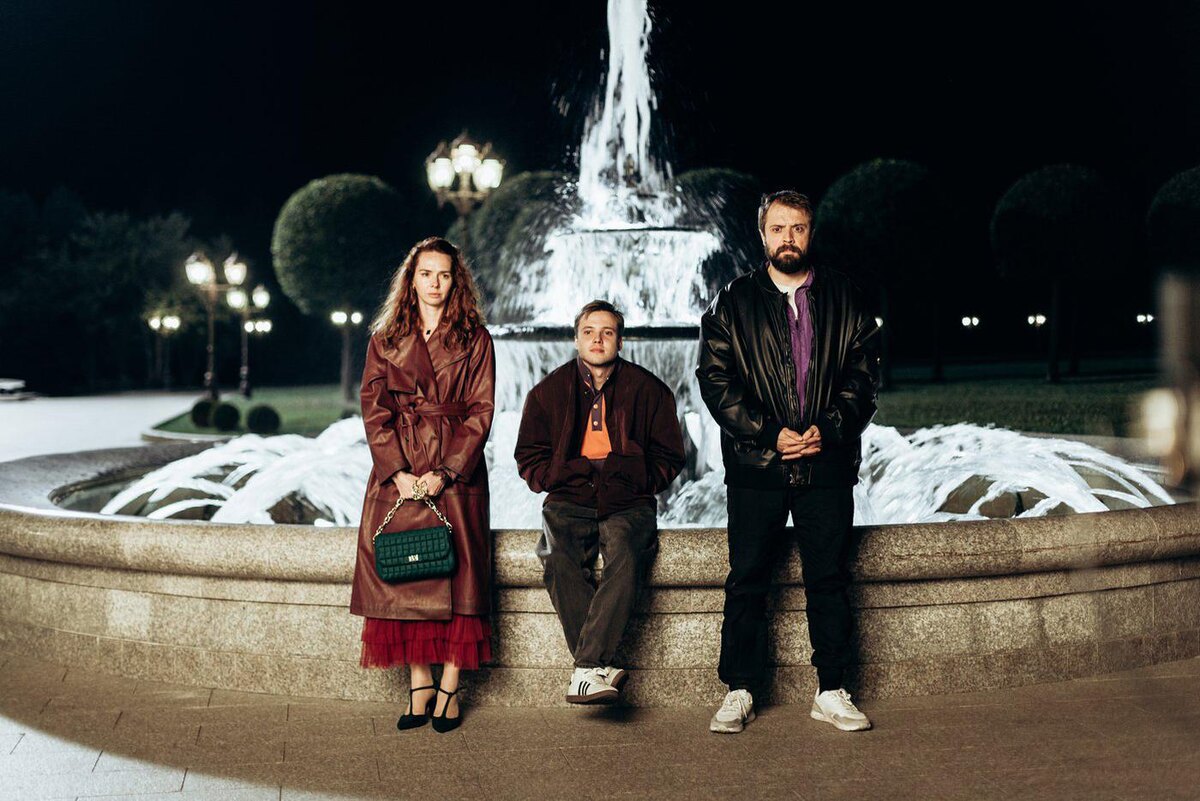 "НМГ Кинопрокат"
Воссоединение семейства (мать – Елена Николаева, сын – Тарас Шевченко и отец – Александр Ильин-мл.).