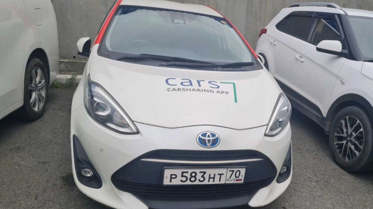 Toyota Aqua каршеринга Cars7