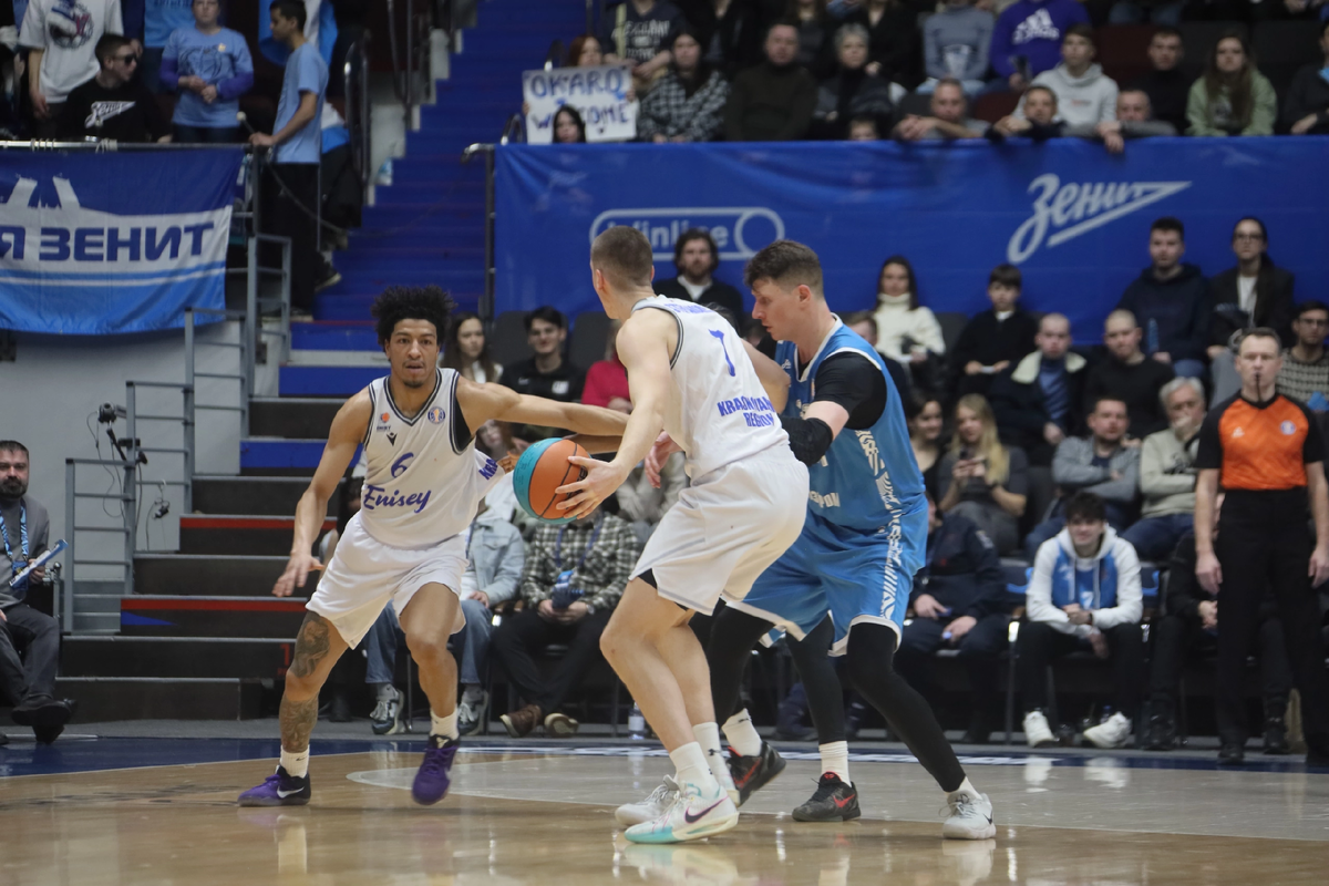 Фото взято из паблика https://vk.com/zenitjournal