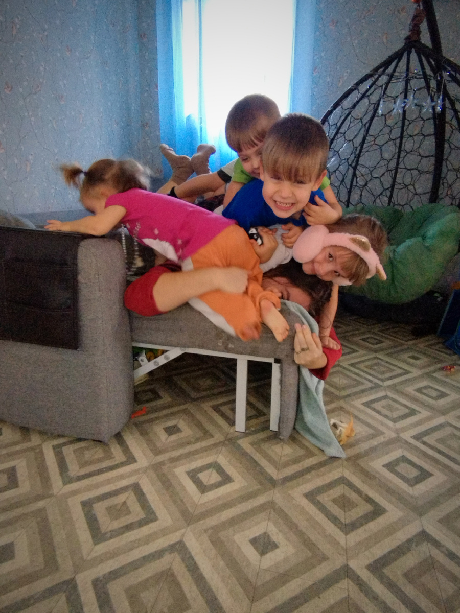 Для антуража. Как-то так оно обычно и выглядит