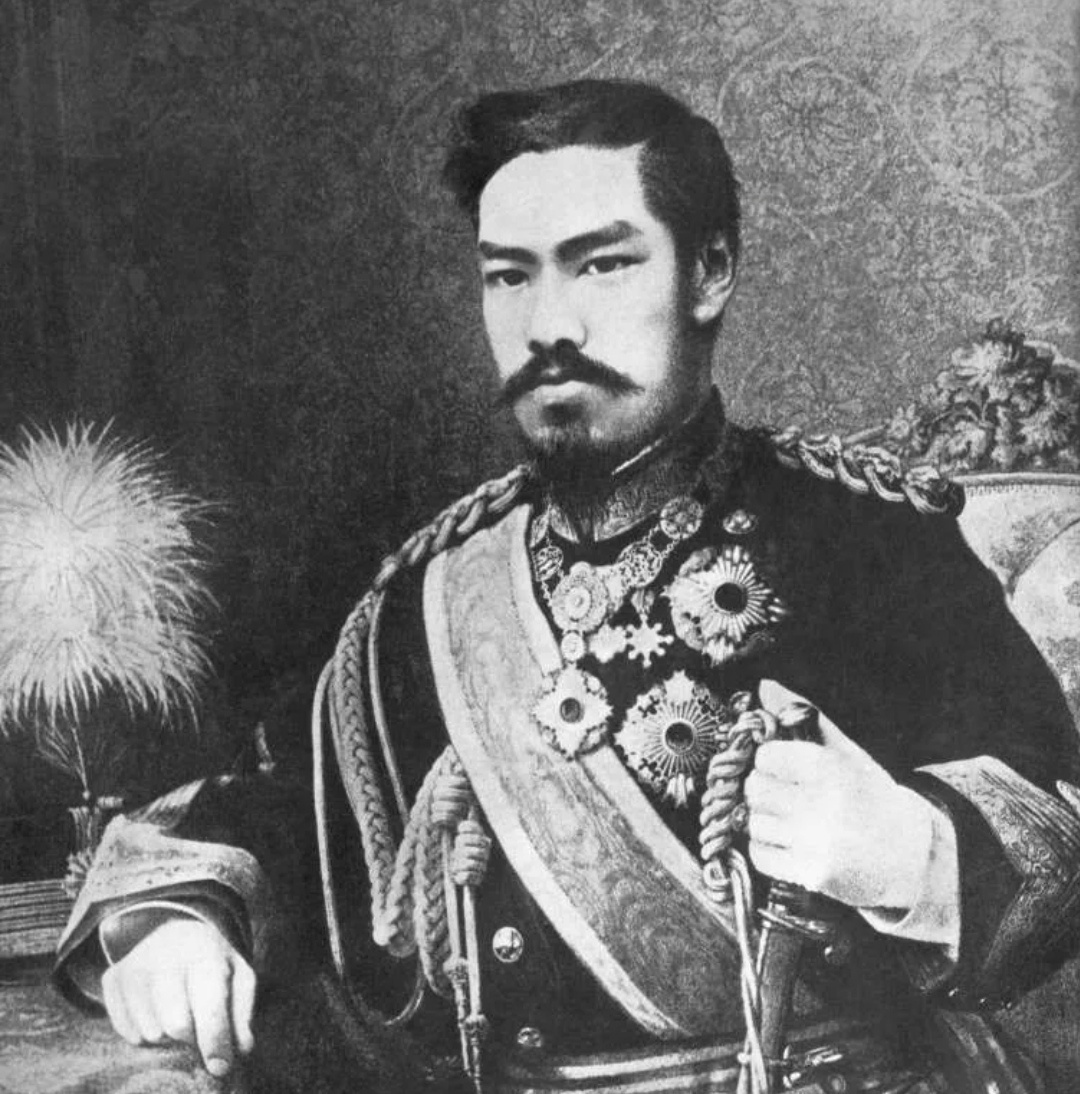 Японский император Муцухито