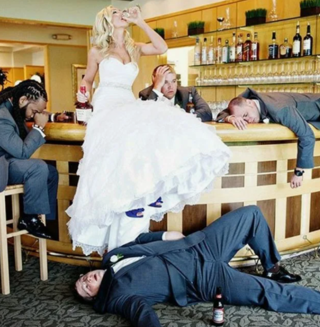 Уголовная ответственность за разгром кафе или ресторана может быть предусмотрена статьёй 213 УК РФ «Хулиганство».