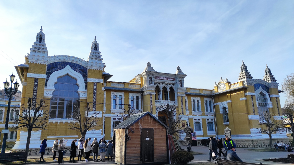 Кисловодск, Курортный бульвар, здание "Главных нарзанных ванн". Фото: Кирилл Полиенко/Polienko: путешествуем вдвоём