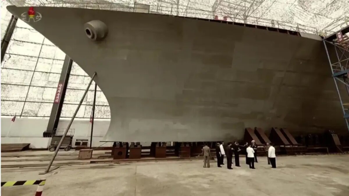    Строящийся северокорейский фрегат.