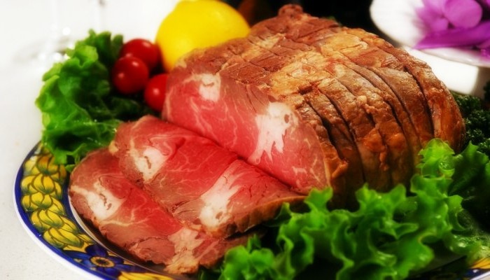 Красное мясо способно нанести непоправимый вред нашей сердечно-сосудистой системе.
