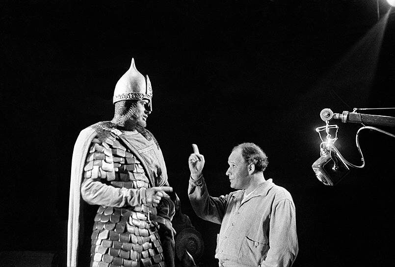 С. Эйзенштейн на съемках "Александра Невского"