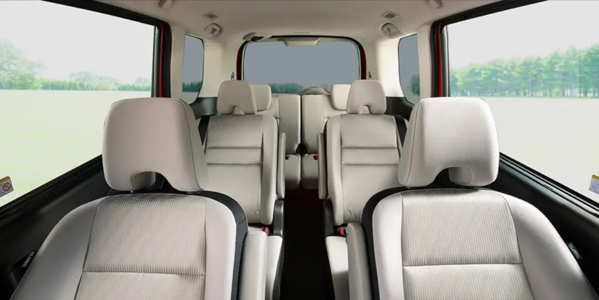 Nissan Serena e-Power салон 