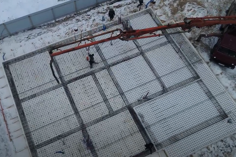 Зимняя заливка фундамента: Как не заморозить свой проект?