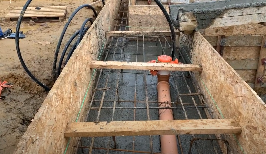 Зимняя заливка фундамента: Как не заморозить свой проект?