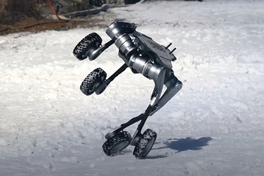 Колесный четвероногий робот Lynx от Deep Robotics демонстрирует свои возможности на заснеженной, каменистой и водной местности. Источник: Deep Robotics