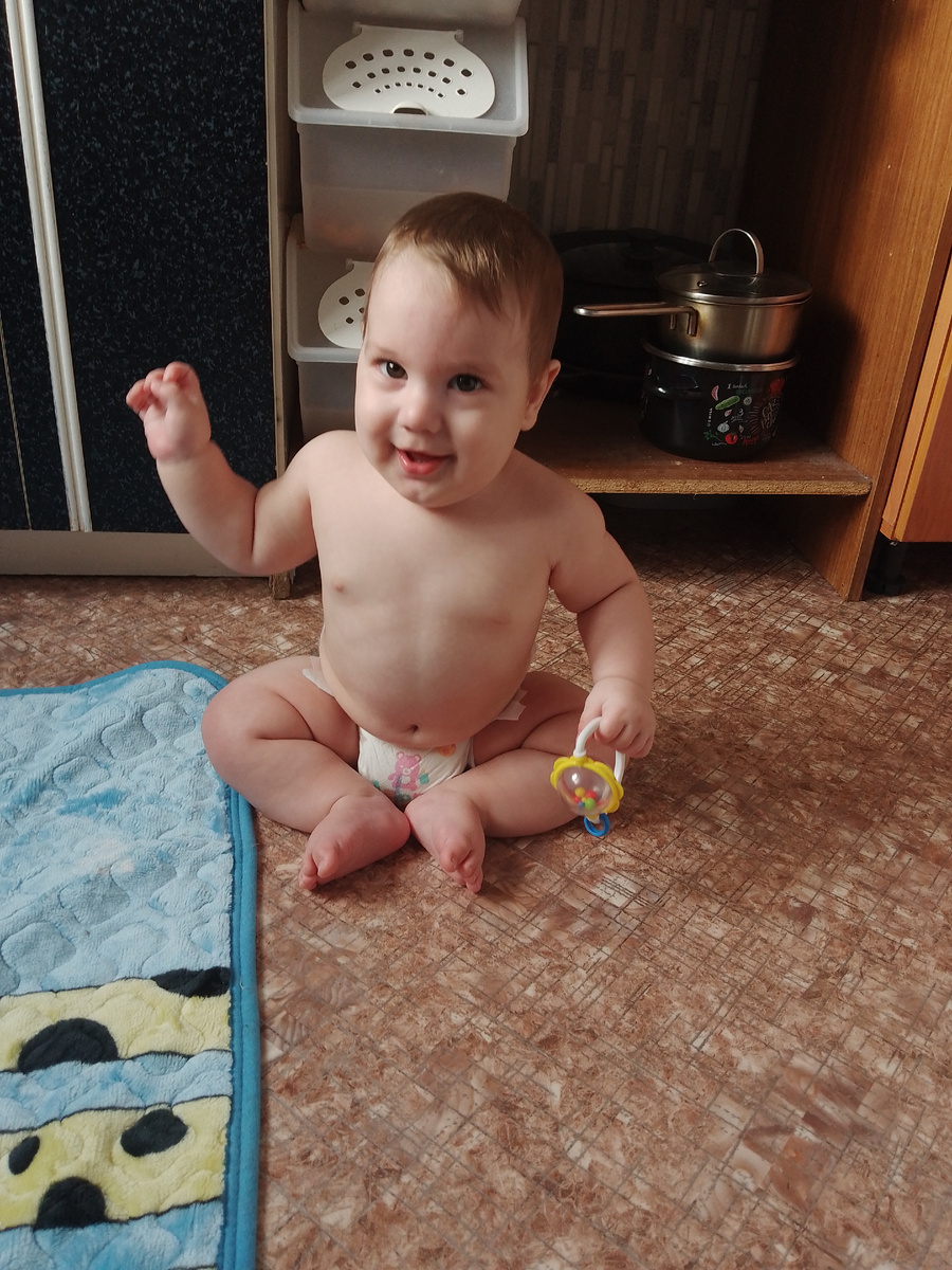 Впервые сел сам без рук