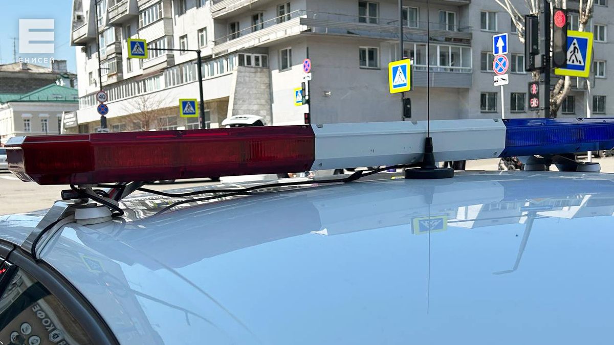     Девочка-подросток из Красноярска встретила в подъезде подозрительного мужчину: его уже проверяет полиция