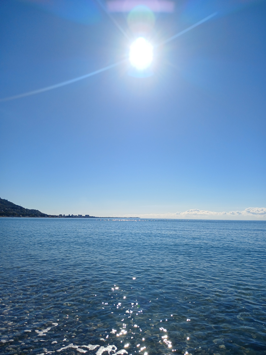 Чёрное море в октябре. Абхазия