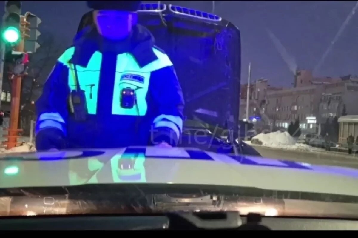    Инспекторы помогли кемеровчанке, попавшей в сложную ситуацию на дороге