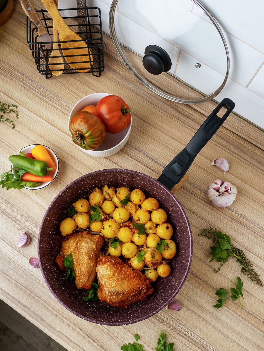 Антипригарное покрытие, которое используется для производства посуды ALWA 