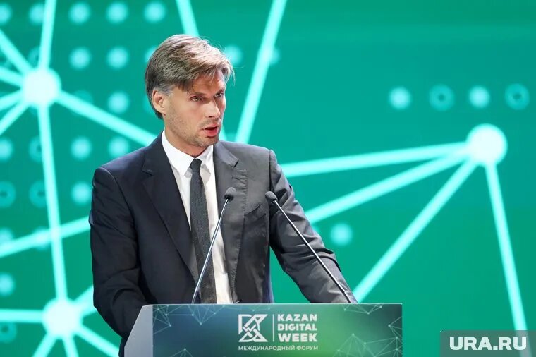 В Сети Баканова сравнивают с разными актерами. Фото: Егор Алеев/ТАСС