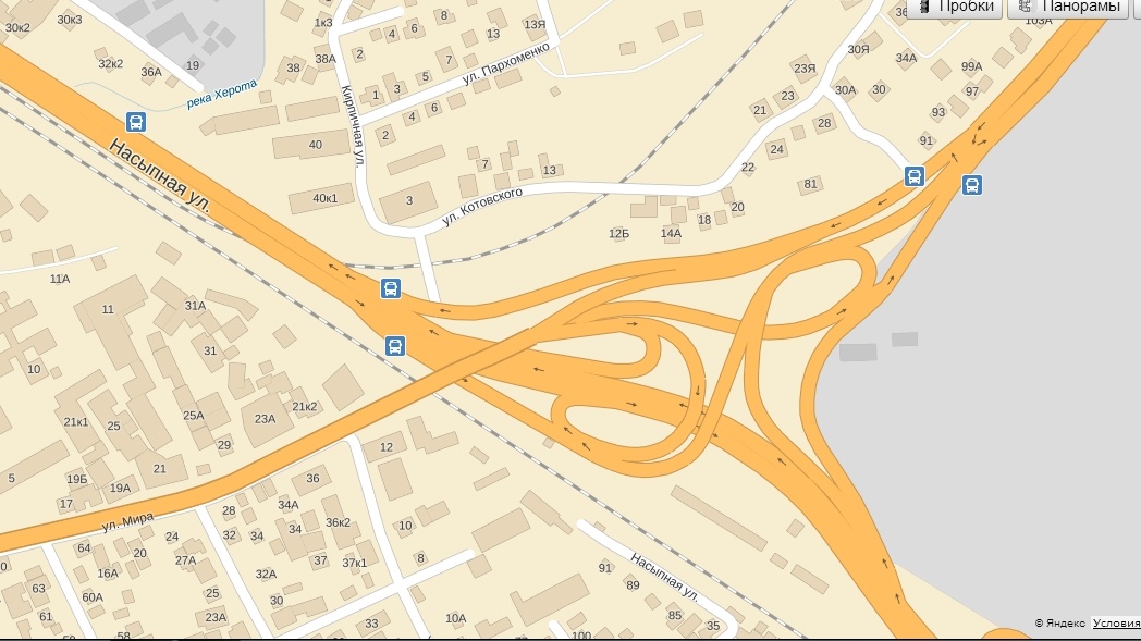 Просто развязка в Адлере. Ребус. Если ты едешь слева со стороны улицы Мира  и тебе нужно развернуться и опять попасть на эту дорогу. Каковы будут твои действия?  Добавь отсутствие некоторых указателей  и квест готов))) Фото: Книга Приключений