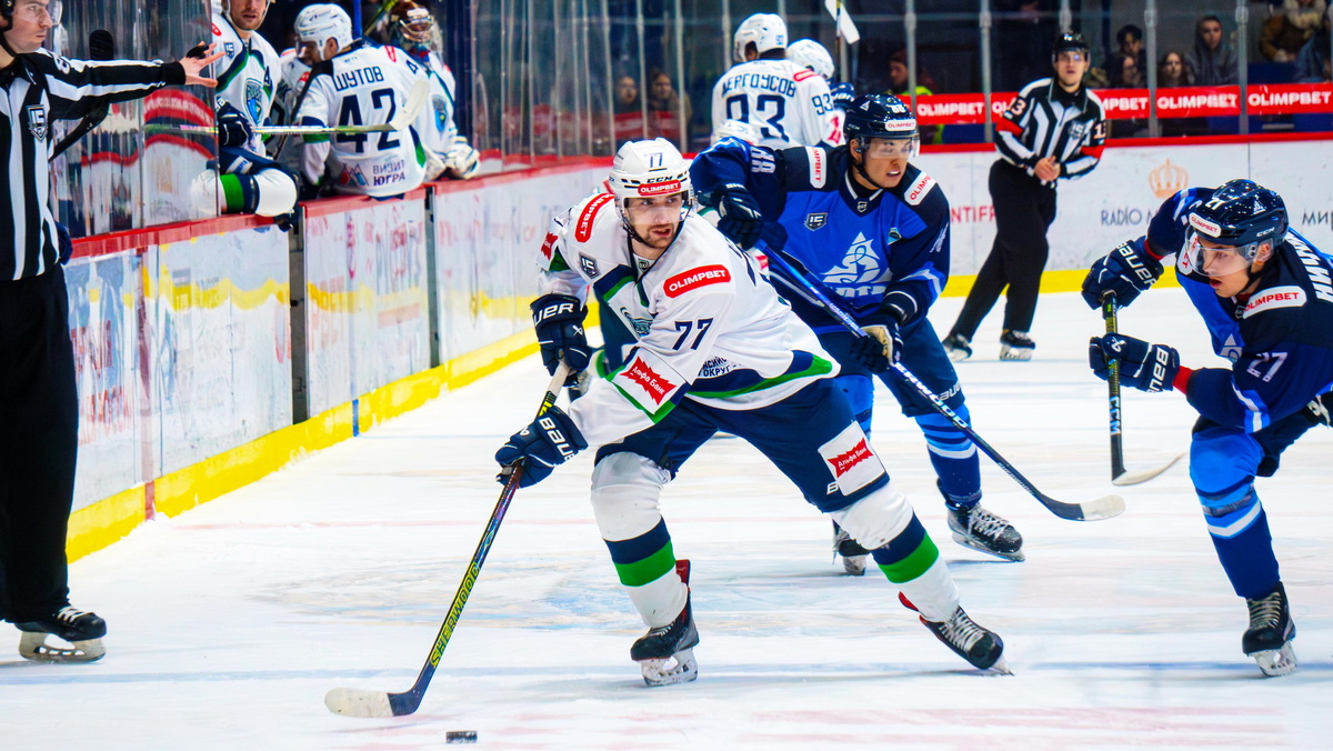    Хоккеисты «Югры» уступили на выезде «Динамо-Алтаю»