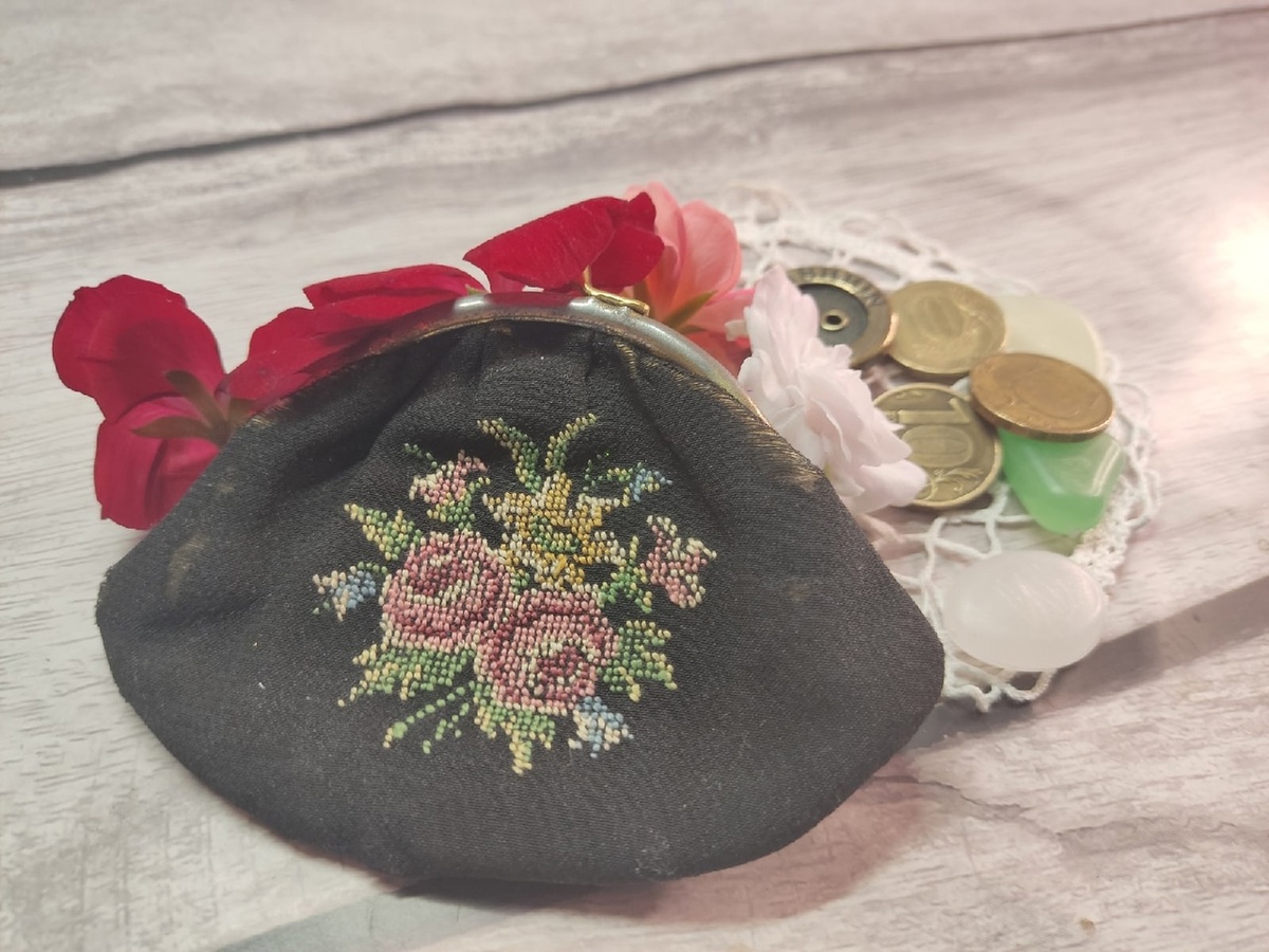 Иногда монетки превращаются в камушки