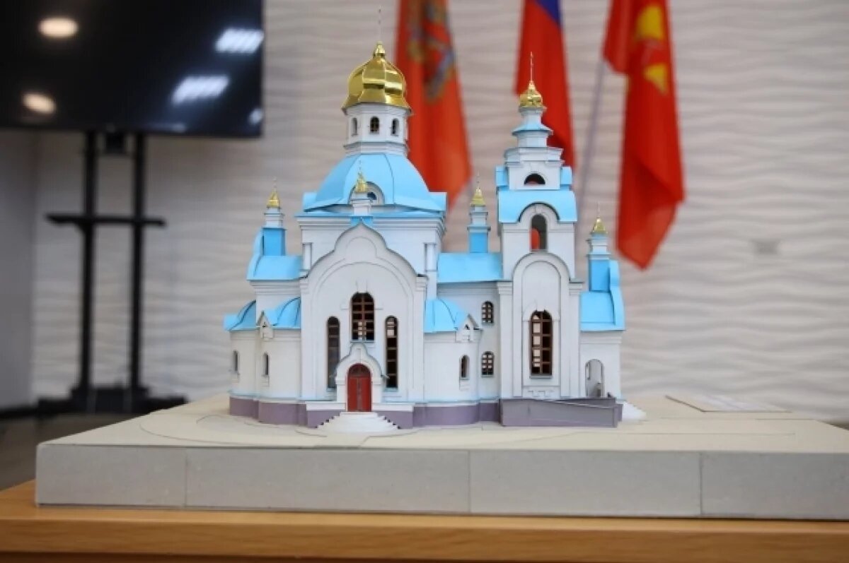    Макет будущего храма.