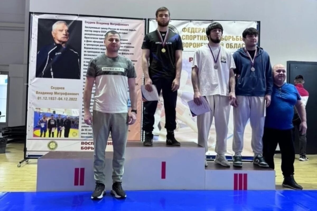    Брянские борцы-вольники завоевали пять медалей первенства ЦФО среди юниоров