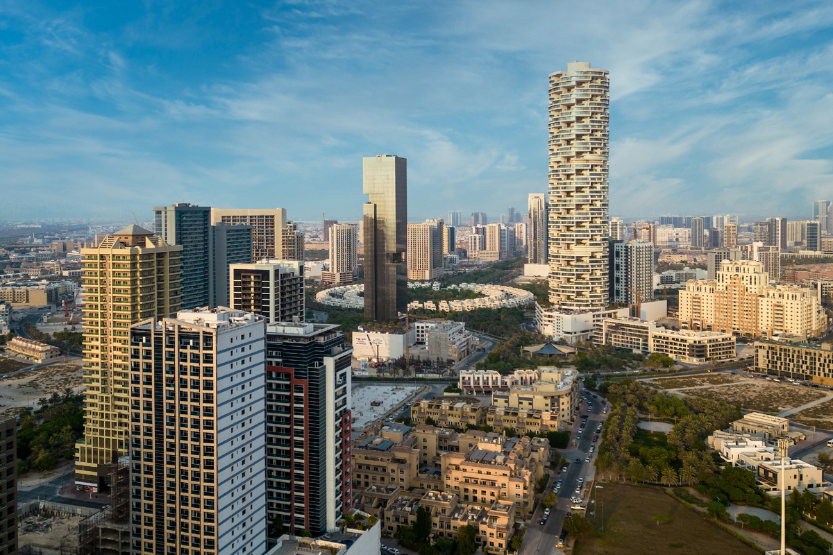 Квартира находится в районе JVC — это один из самых востребованных районов среди экспатов, сдать квартиру будет легко.