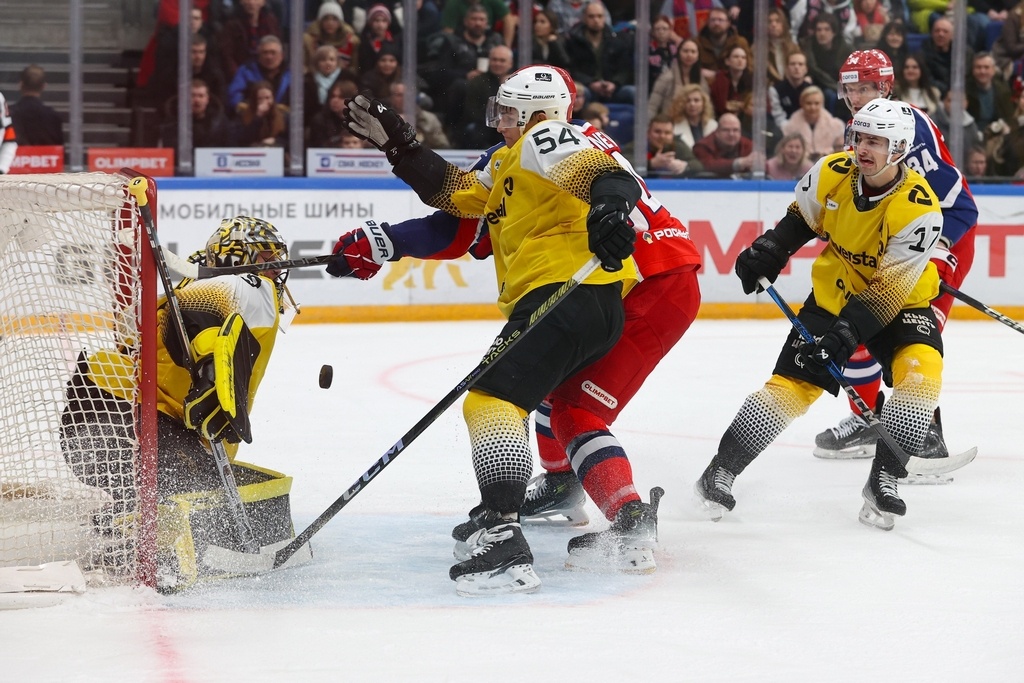    Матч прошел 6 февраля в спорткомплексе "ЦСКА Арена" и завершился со счетом 3:4 в пользу гостей.