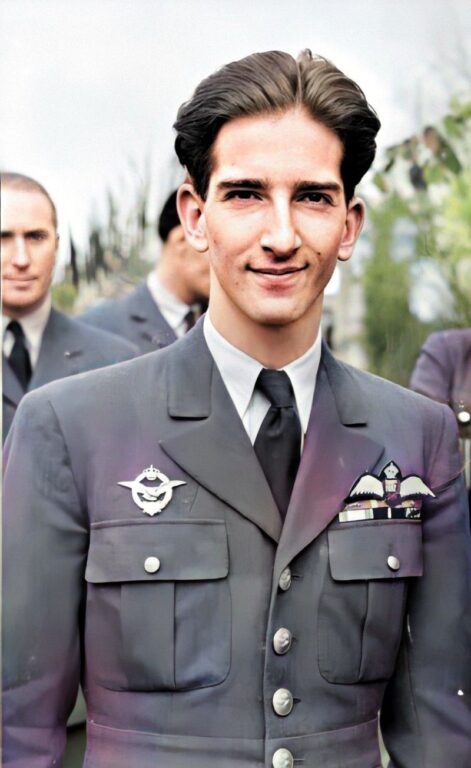 Король Югославии Пётр II Карагеоргиевич в форме Британских ВВС