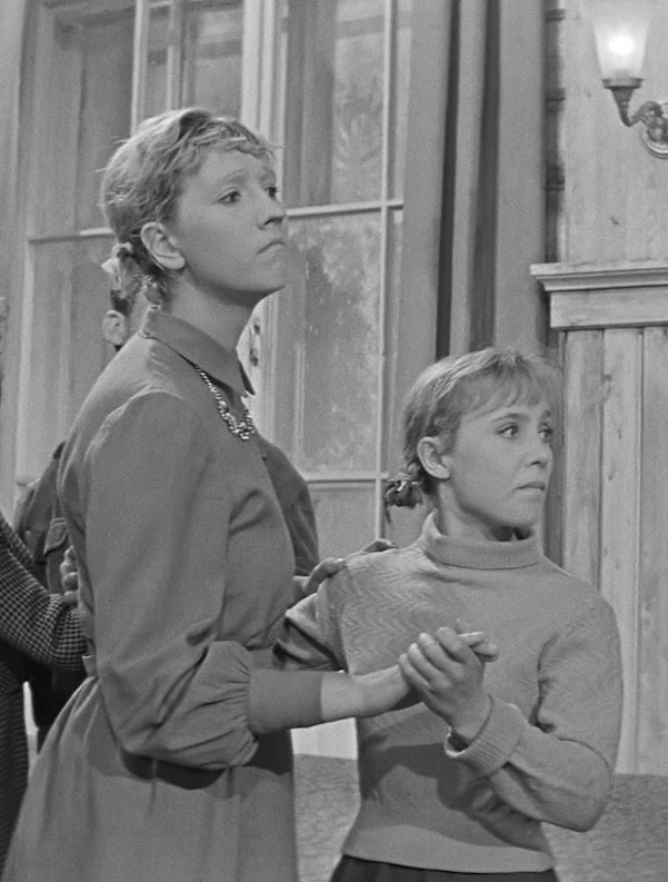 Высокая девушка, с которой танцевала Тося