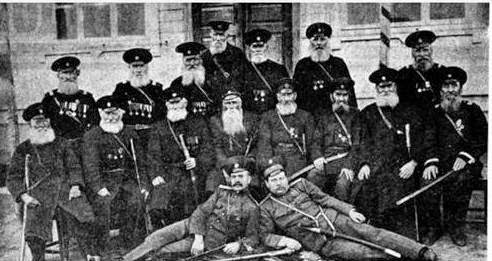 Старики - ветераны станицы Кобылянской