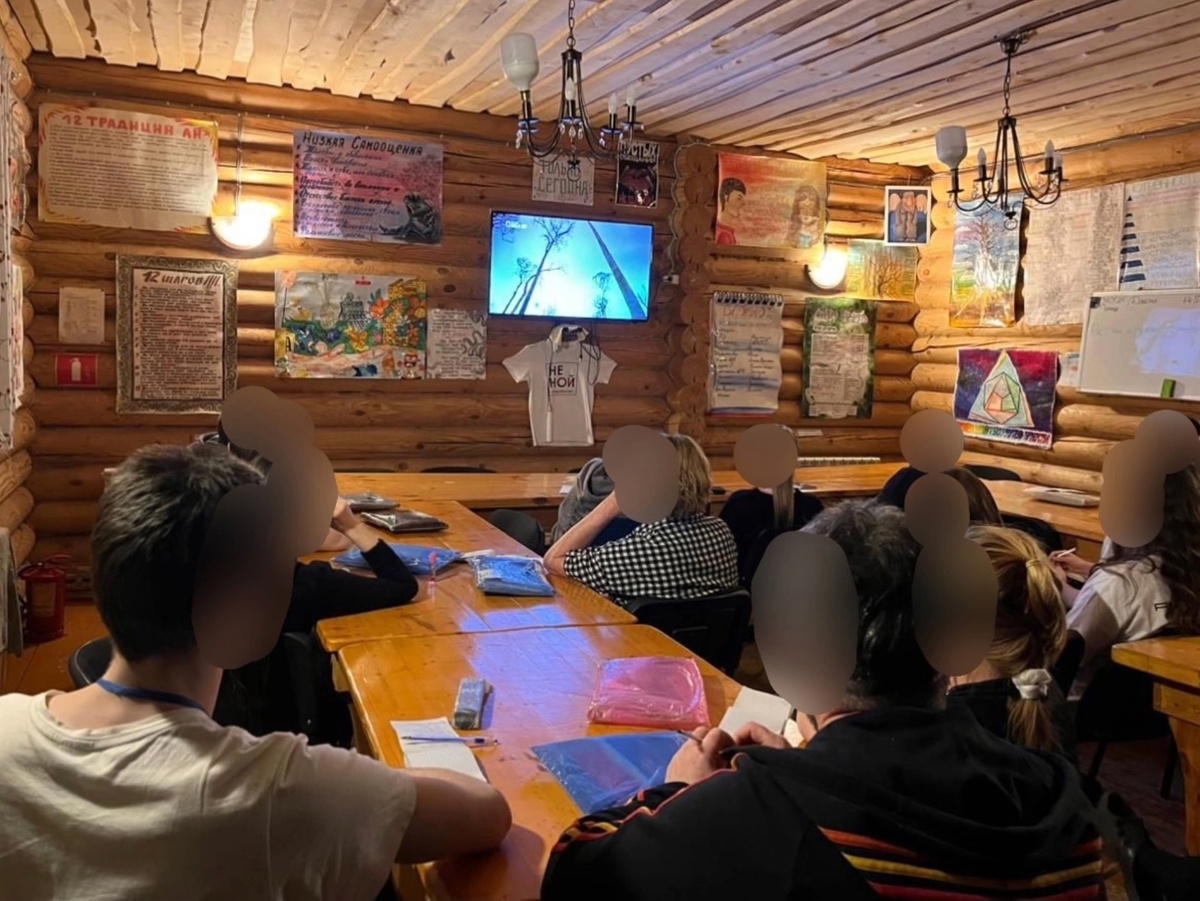 В реабилитационном центре «Верный шаг» в Нижнем Новгороде с клиентами посмотрели научно-познавательный фильм на тему животных.