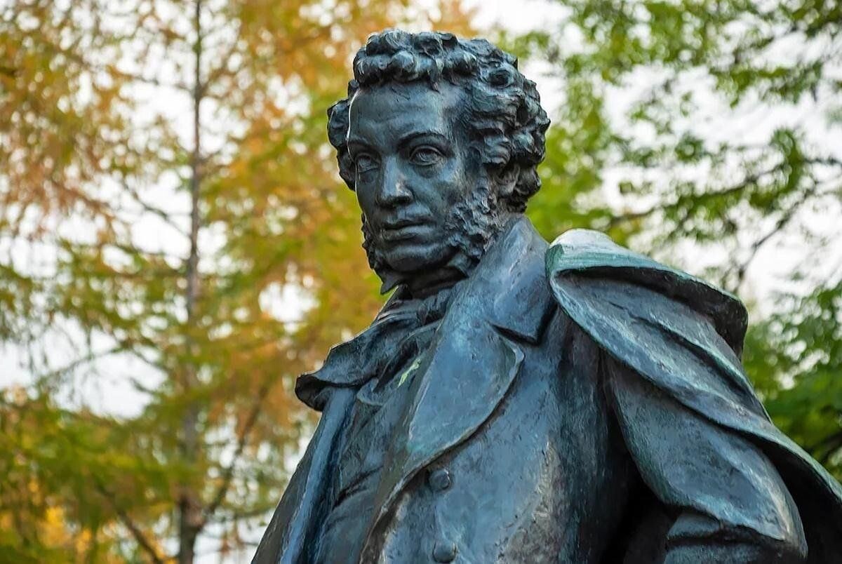 Я памятник воздвиг себе нерукотворный