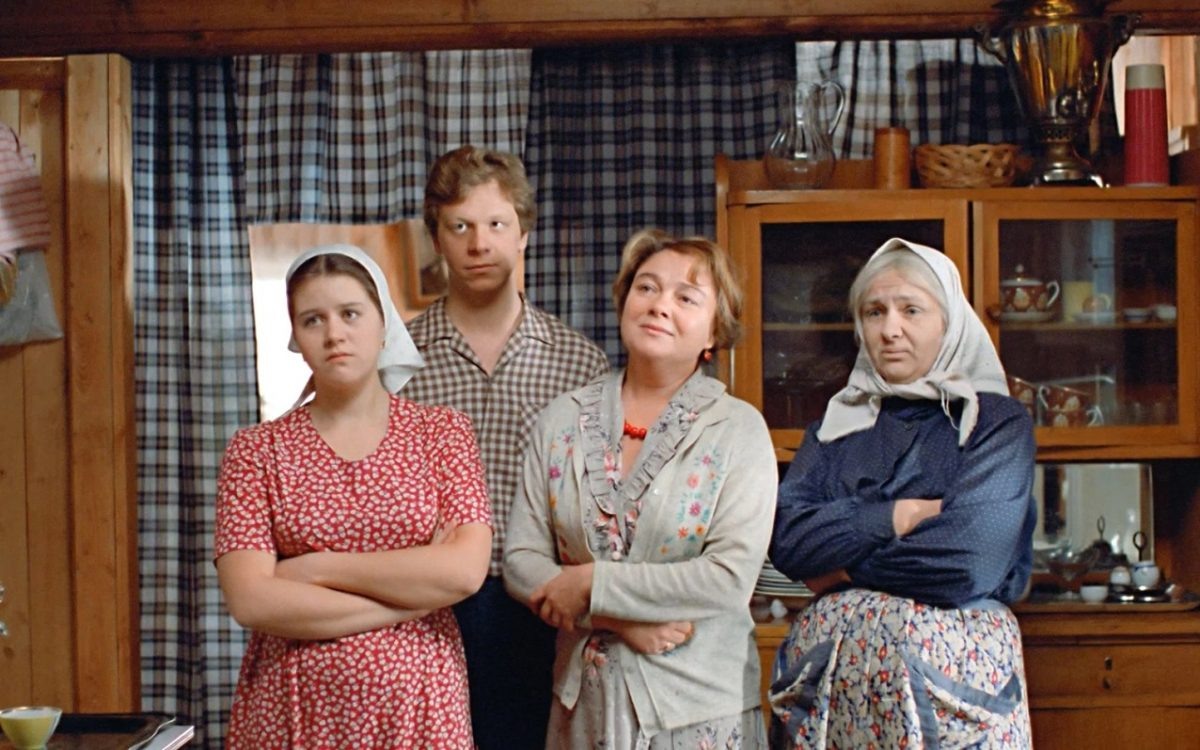    Зрители сразу полюбили фильм и разобрали его на цитаты