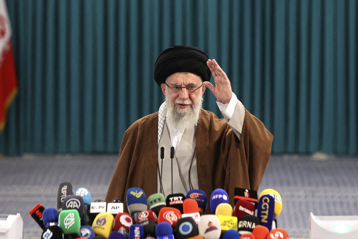    Верховный лидер Ирана отверг предложение Трампа о «ядерной сделке» и пригрозил ответом в случае угрозы