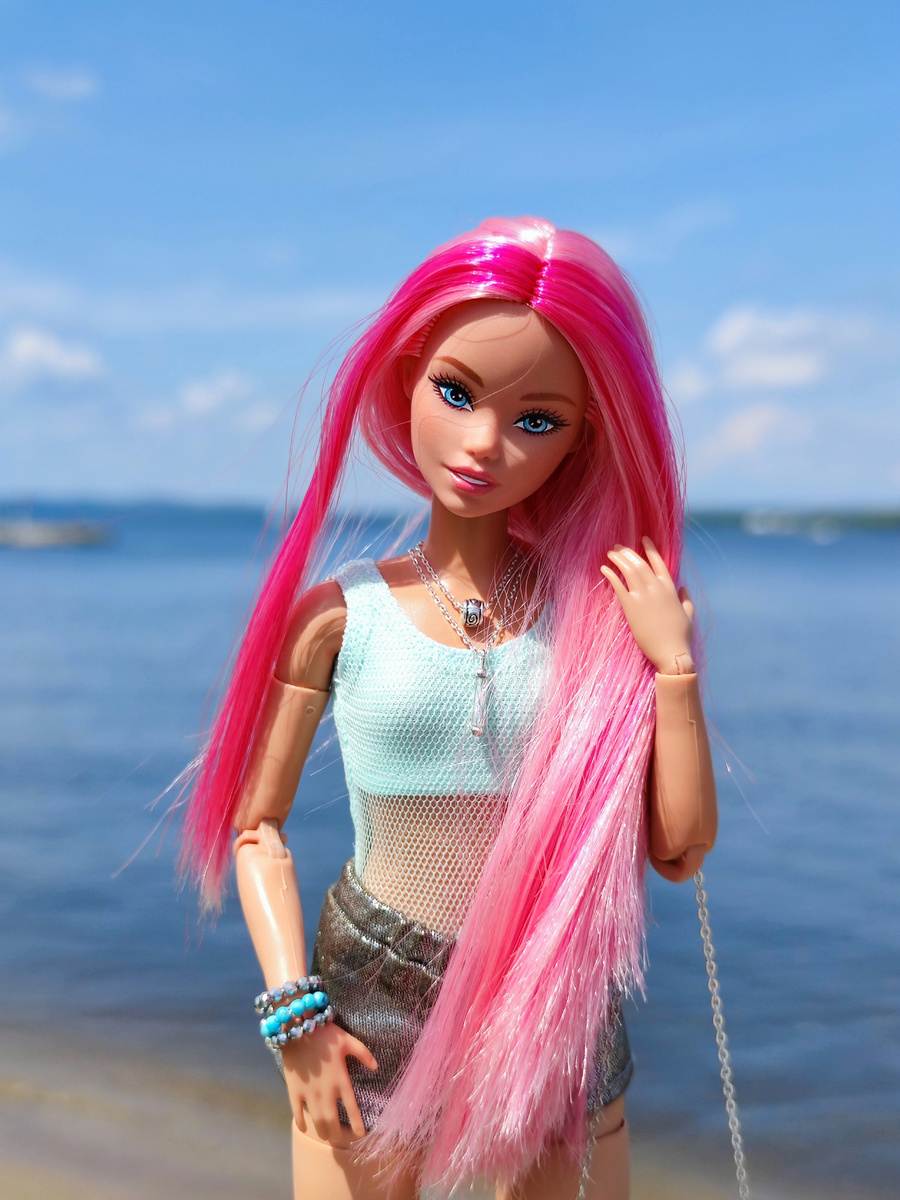 Ари – боевая девчонка.