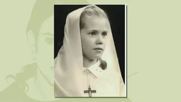 Скрин из видео Кэндис Оуэнс