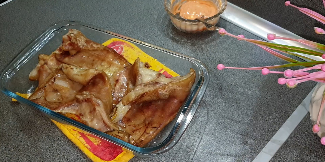 Деликатес из свиных ушей. Вкусная, сытная, дешёвая закуска-рецепт.