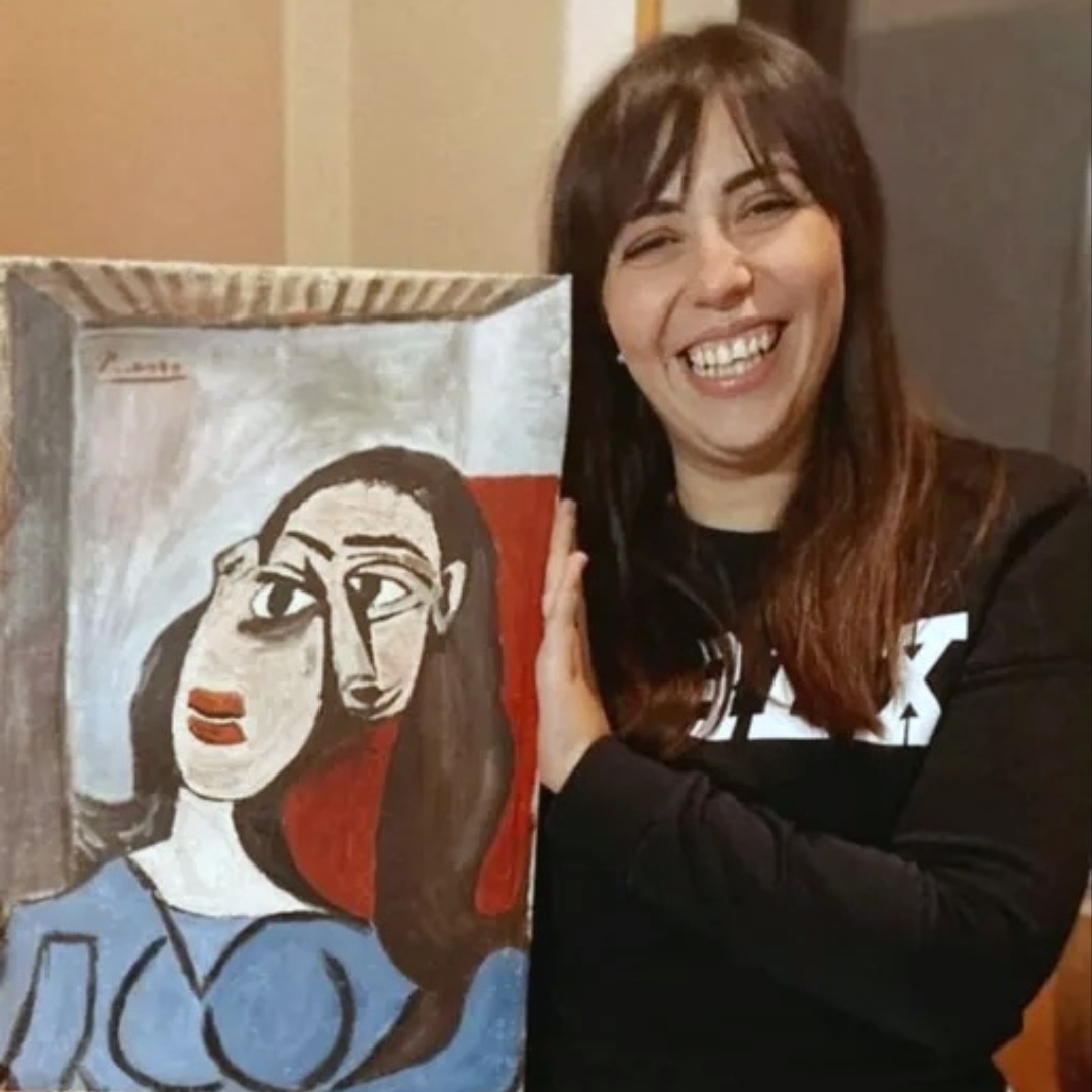 Валентина Ло Россо с картиной Пикассо