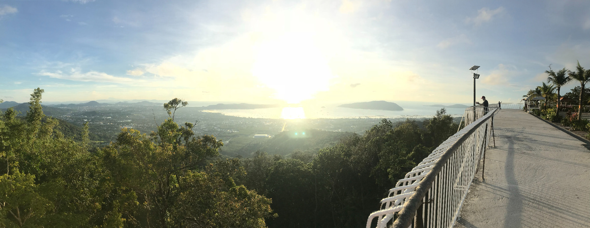 Вид на море с Биг Будды