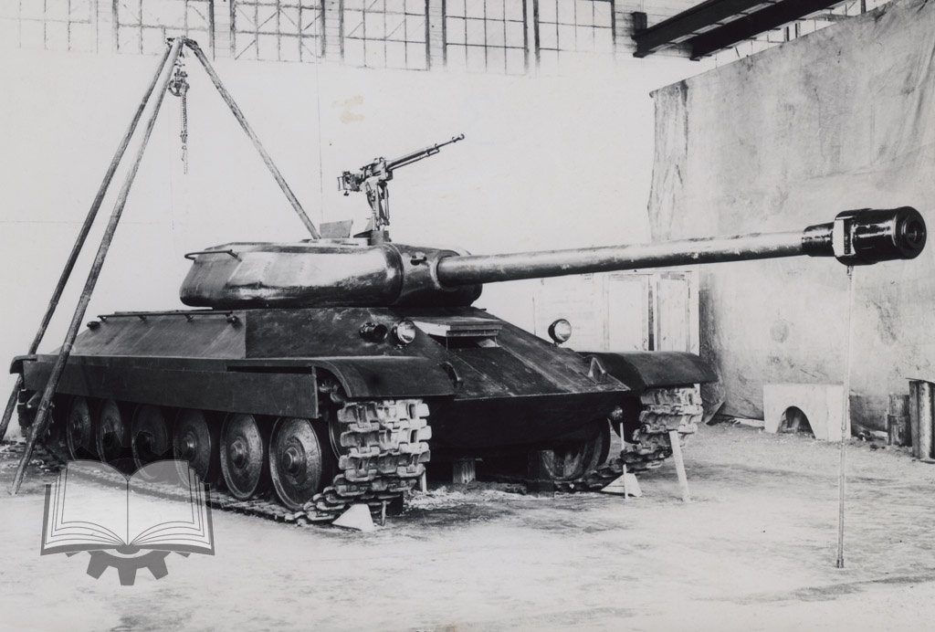 Макет тяжелого танка ИС-6, первого шага к будущему ИС-7.