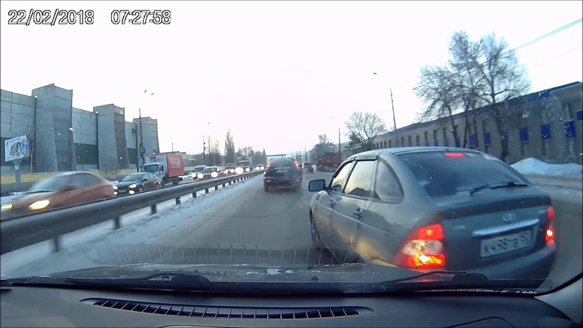 — Да я просто перестроился!