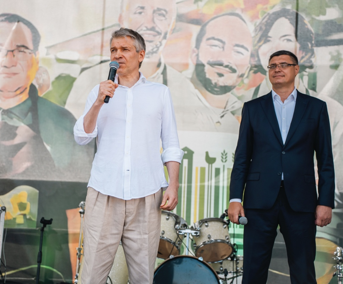 Борис Листов открывает фестиваль СВОЁ на исторической Торговой площади Суздаля