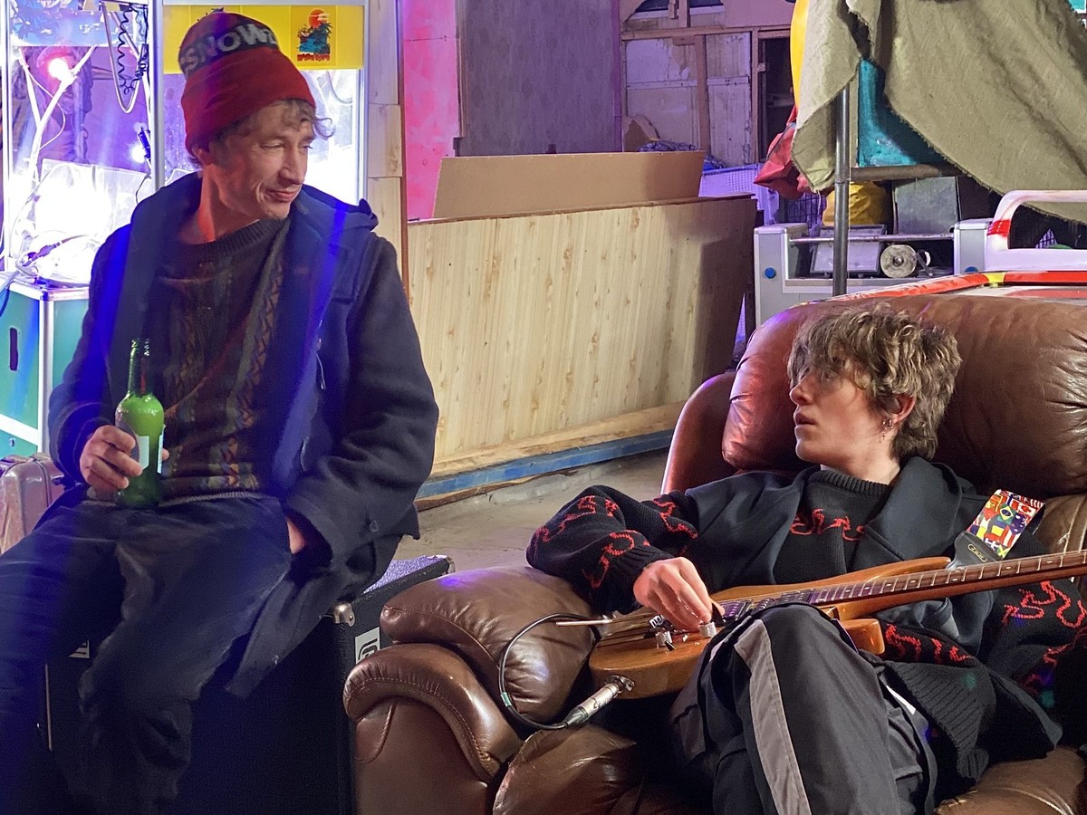 Киса (исп. Артем Кошман) и Дядя Саша "Проповедник" (исп. Александр Яценко)