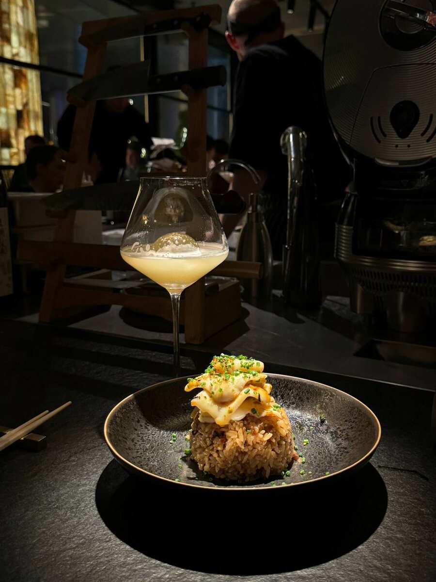 Жареный рис с кальмаром 