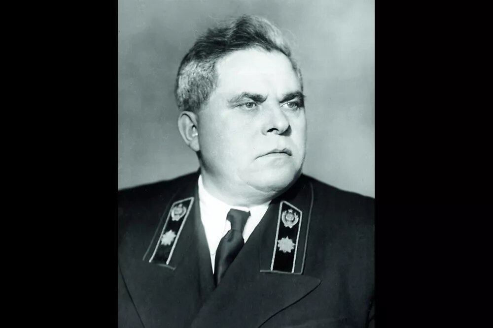 Зверев Арсений Григорьевич (1900 - 1969), проведший денежную реформу 1947 года и просто кофисковавший деньги у людей. Правда за это его теперь считают финансовым гением (фото взято из открытых источников в Интернете).